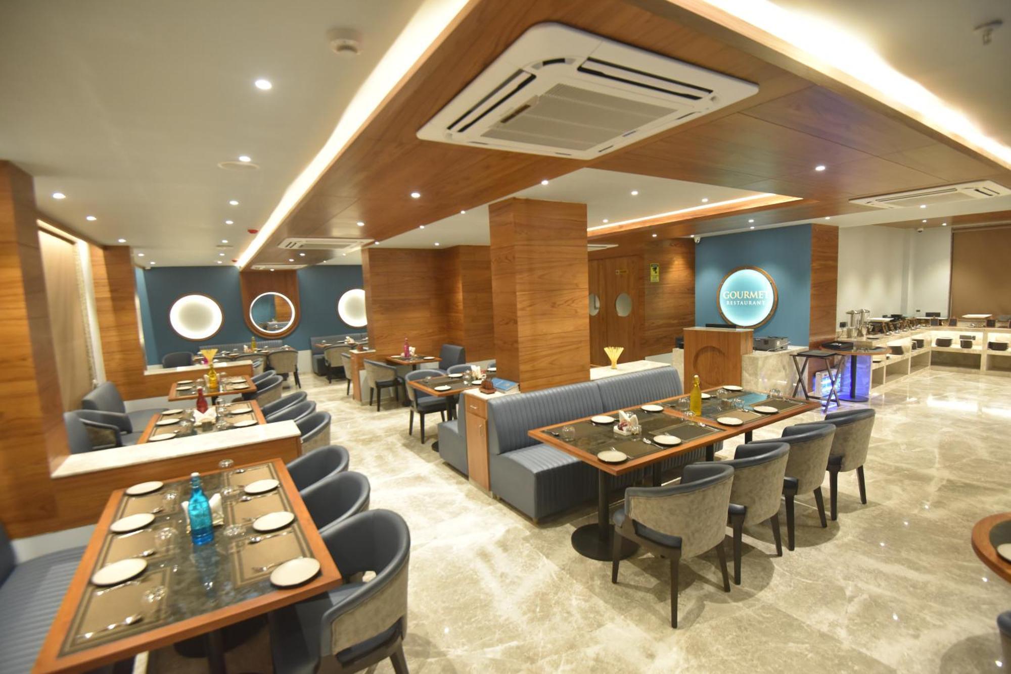 Kings Kraft Tremezzo Inn, Somnath Ngoại thất bức ảnh