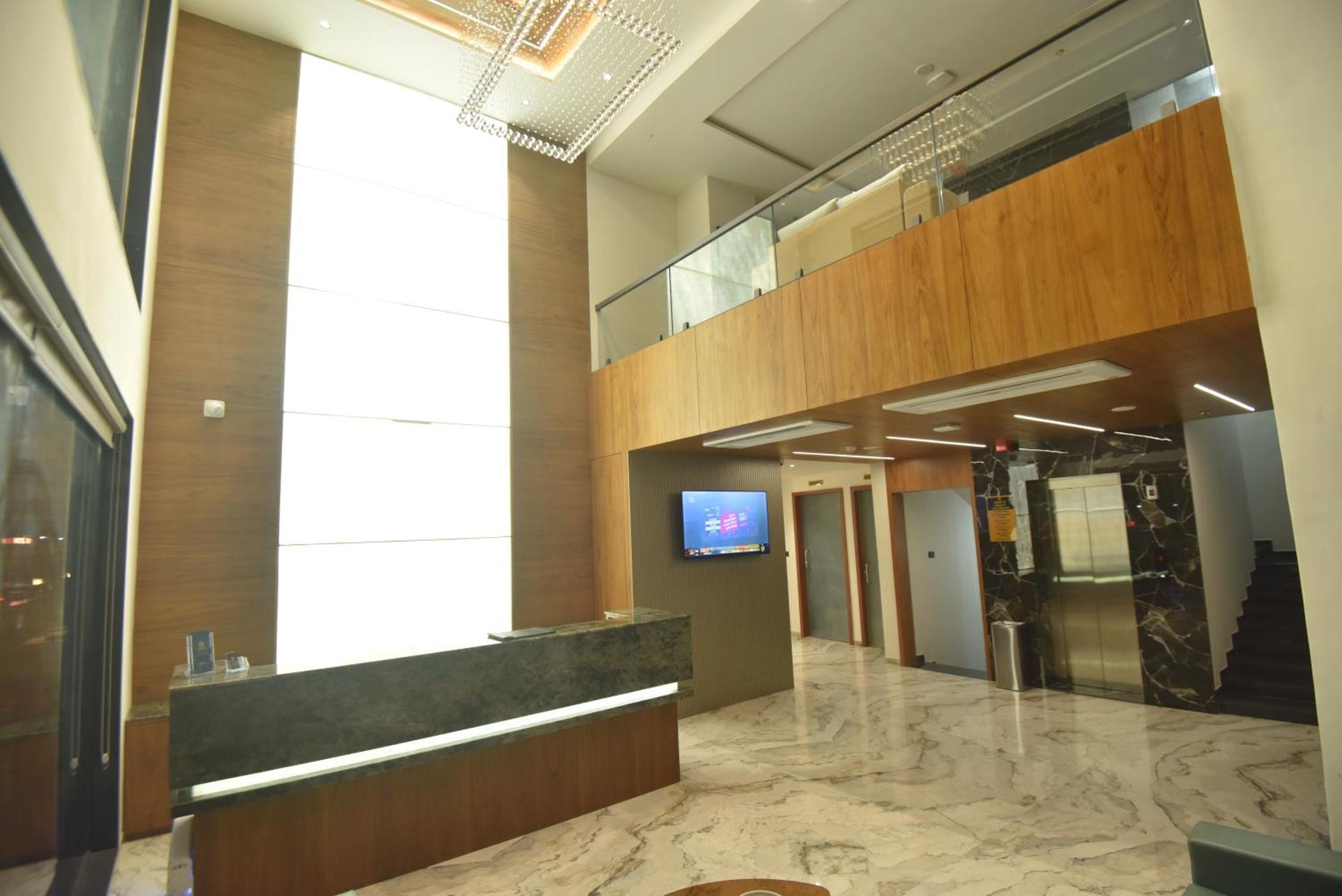 Kings Kraft Tremezzo Inn, Somnath Ngoại thất bức ảnh